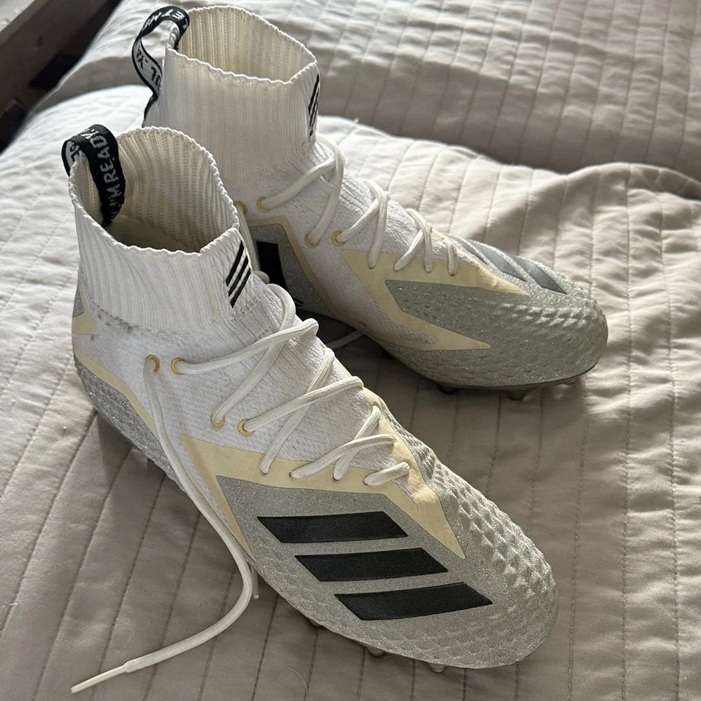 adidas White & Silver High-Top Soccer Cleats with Cream Accent 9.5